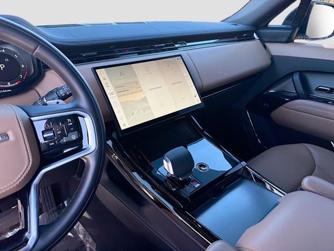 Used 2024 Land Rover Range Rover Sport SE image 30