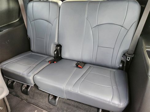 Used 2024 Buick Enclave Premium image 29