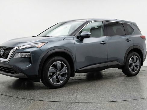 Used 2025 Nissan Rogue SV FWD image 3