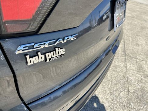 Used 2017 Ford Escape Titanium image 32