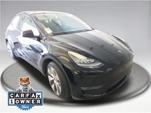 Used 2023 Tesla Model Y Long Range AWD/4WD image 2