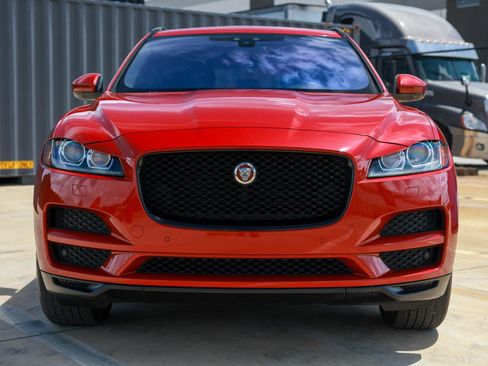 Used 2017 Jaguar F-PACE Premium image 18