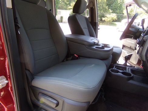 Used 2015 RAM 2500 Tradesman w/ Chrome Appearance Group AWD/4WD image 30