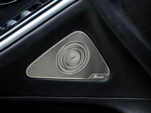 Used 2023 Mercedes-Benz S 500 4MATIC w/ AMG Line image 36