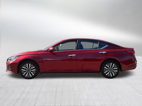 Certified 2023 Nissan Altima 2.5 SV w/ SV Premium Package image 4