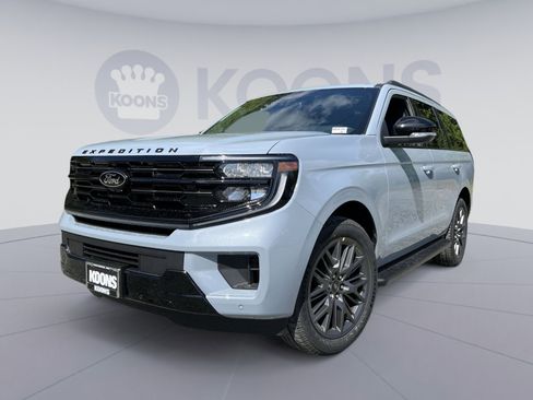 New 2026 Ford Expedition Platinum AWD/4WD image 1