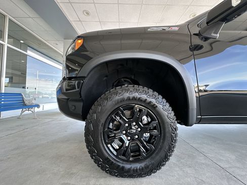 Used 2024 Chevrolet Silverado 1500 ZR2 w/ Technology Package AWD/4WD image 31