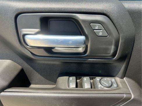 Used 2021 Chevrolet Silverado 2500 Custom w/ Custom Value Package RWD image 11