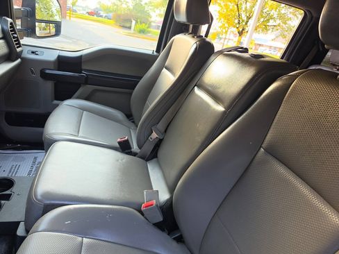 Used 2019 Ford F250 XL w/ Power Equipment Group AWD/4WD image 25