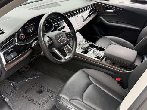 Used 2019 Audi Q8 Premium Plus w/ Premium Plus AWD/4WD image 24