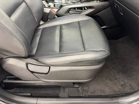 Used 2025 Kia Telluride S FWD image 36
