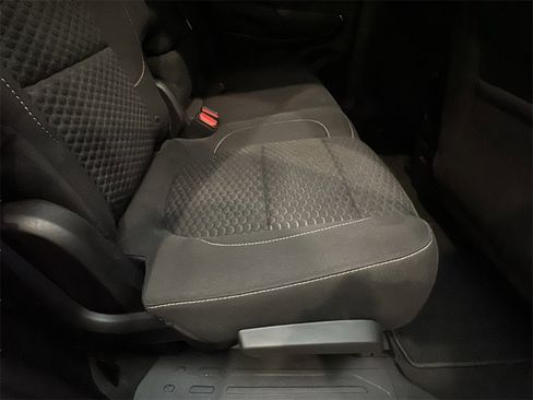 Used 2017 GMC Acadia SLE image 14