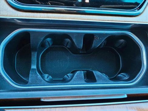 Used 2022 Jeep Grand Wagoneer Series III w/ Rear Seat Video Group 1 image 12