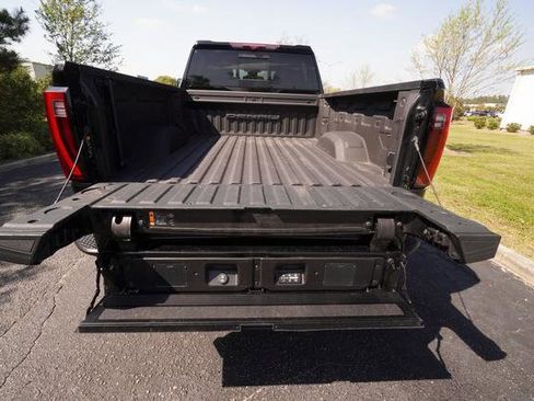 Used 2024 GMC Sierra 2500 Denali Ultimate image 11