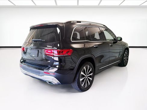 Used 2023 Mercedes-Benz GLB 250 w/ Premium Package image 4