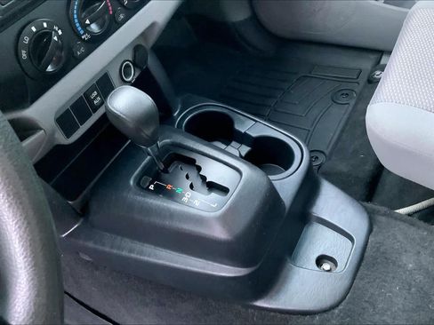 Used 2013 Toyota Tacoma 2WD Regular Cab image 12