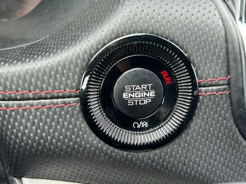 Used 2025 Jeep Compass Trailhawk image 29