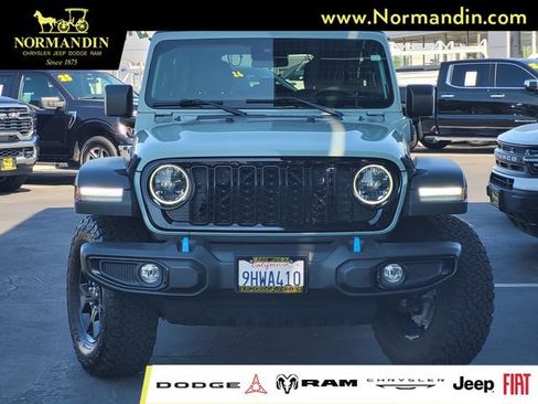 Used 2024 Jeep Wrangler Unlimited AWD/4WD image 2