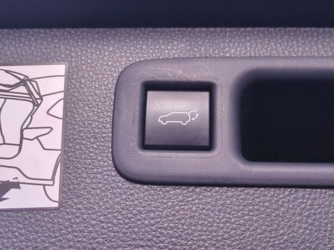 Used 2021 Toyota Highlander Limited image 34