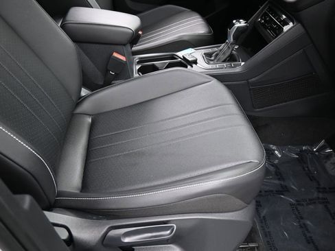 Used 2022 Volkswagen Tiguan SE R-Line image 42