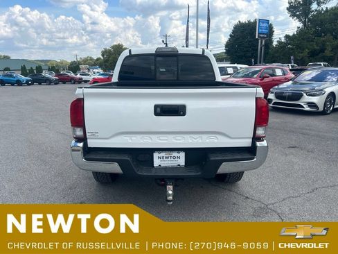 Used 2016 Toyota Tacoma TRD Off-Road w/ Towing Package AWD/4WD image 38