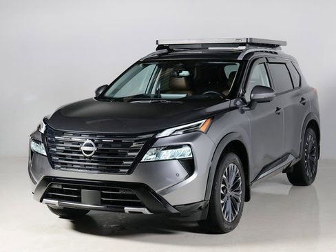 Used 2025 Nissan Rogue Platinum w/ Platinum Premium Package image 29