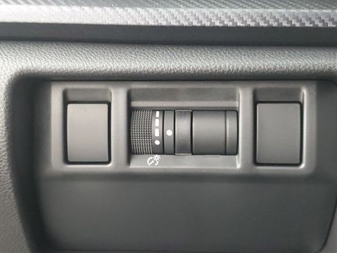 Used 2025 Subaru Crosstrek 2.5i Limited w/ Crosstrek Mirror Package image 28