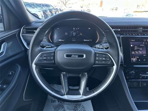 Used 2021 Jeep Grand Cherokee L Laredo image 36