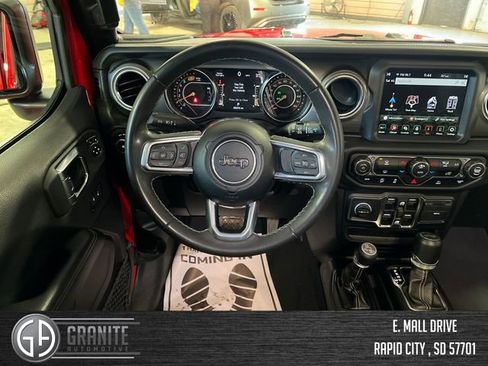 Used 2023 Jeep Wrangler Unlimited Sahara AWD/4WD image 13