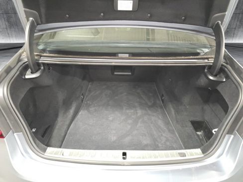 Used 2022 BMW 750i xDrive w/ Executive Package image 12