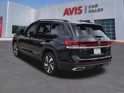 Used 2025 Volkswagen Atlas SE AWD/4WD image 3