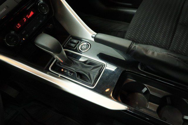 Used 2024 Mitsubishi Eclipse Cross LE AWD/4WD image 17