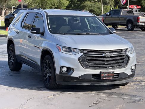 Used 2019 Chevrolet Traverse Premier w/ Redline Edition FWD image 3