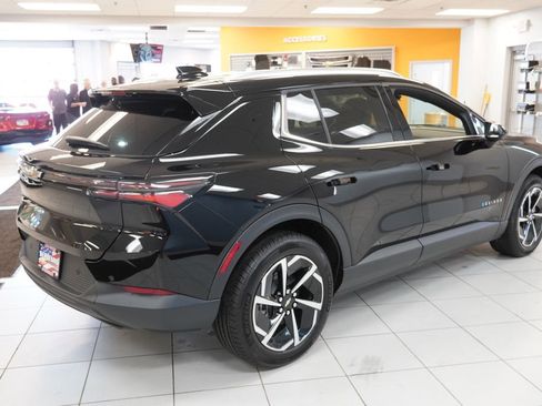 New 2026 Chevrolet Equinox EV LT FWD image 14