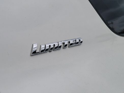 Used 2023 Toyota 4Runner Limited AWD/4WD image 9