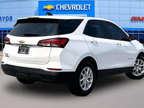 Used 2024 Chevrolet Equinox LS w/ LS Convenience Package FWD image 5