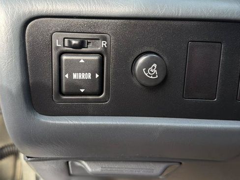 Used 2000 Toyota Camry CE FWD image 40