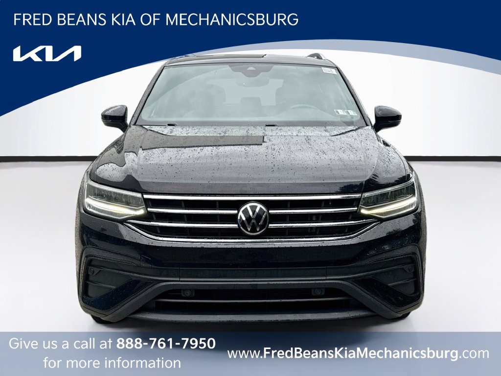 Used 2023 Volkswagen Tiguan SE w/ Panoramic Sunroof Package AWD/4WD image 2