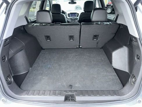 Used 2024 GMC Terrain SLT image 27