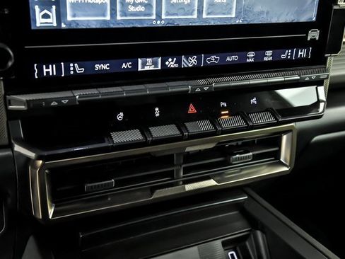 New 2025 GMC Hummer EV 3X image 18