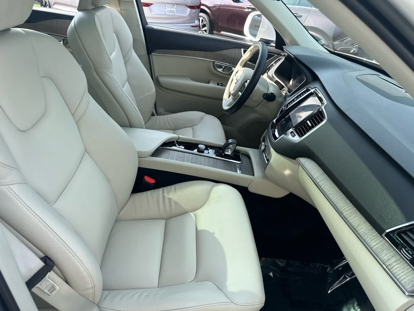 Used 2023 Volvo XC90 B5 Plus w/ Protection Package Premier AWD/4WD image 43