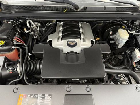 Used 2018 Cadillac Escalade ESV Platinum image 14