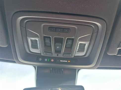Used 2024 Chevrolet Silverado 1500 LTZ AWD/4WD image 37