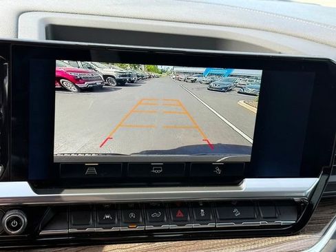 Used 2023 Chevrolet Silverado 1500 LT w/ Z71 Off-Road Package AWD/4WD image 22