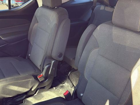 Used 2020 Chevrolet Traverse LT image 15