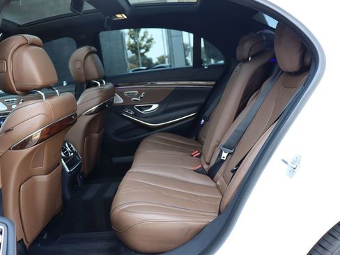 Used 2018 Mercedes-Benz S 560 4MATIC Sedan image 40