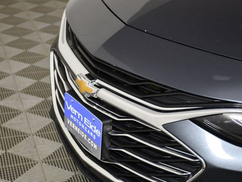 Used 2021 Chevrolet Malibu LT FWD image 11