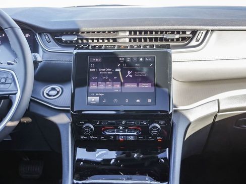 New 2025 Jeep Grand Cherokee Altitude image 14