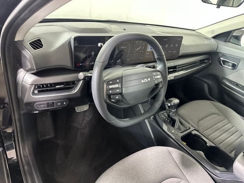 Used 2025 Kia K4 EX image 13