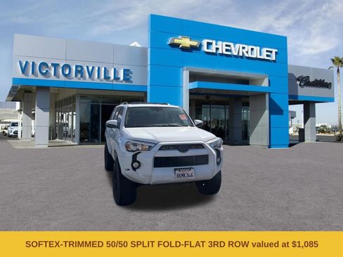 Used 2019 Toyota 4Runner SR5 Premium RWD image 3
